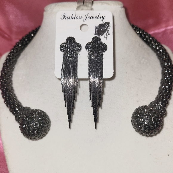 Statement Necklace Set - Picture 1 of 1